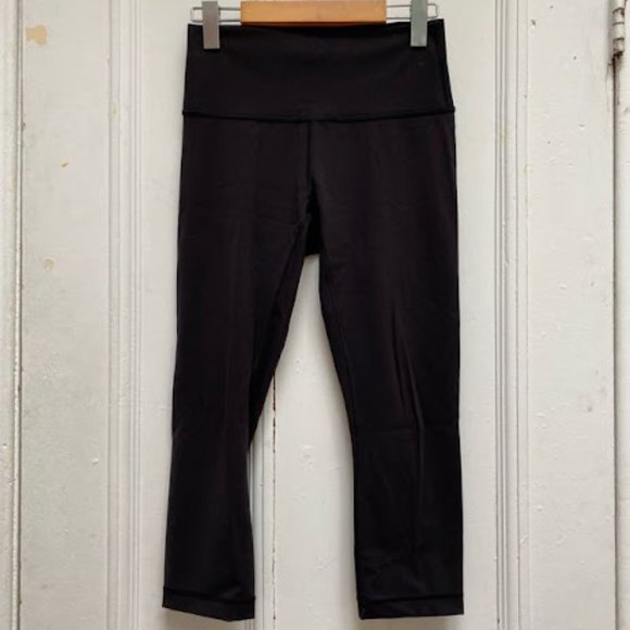 Black Capri Leggings - Picture 1 of 4